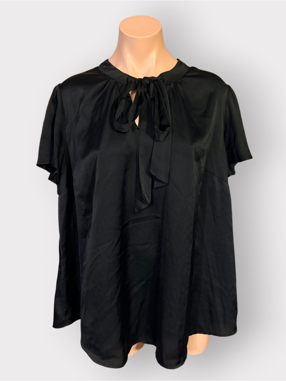 Torrid Women’s 2X Black Satin Tie Neck Keyhole Flutter Sleeve Blouse Top